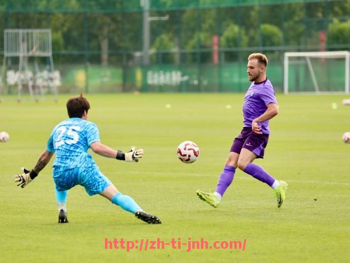 金年会体育-巴萨历史上遭遇德甲球队的经典战役回顾